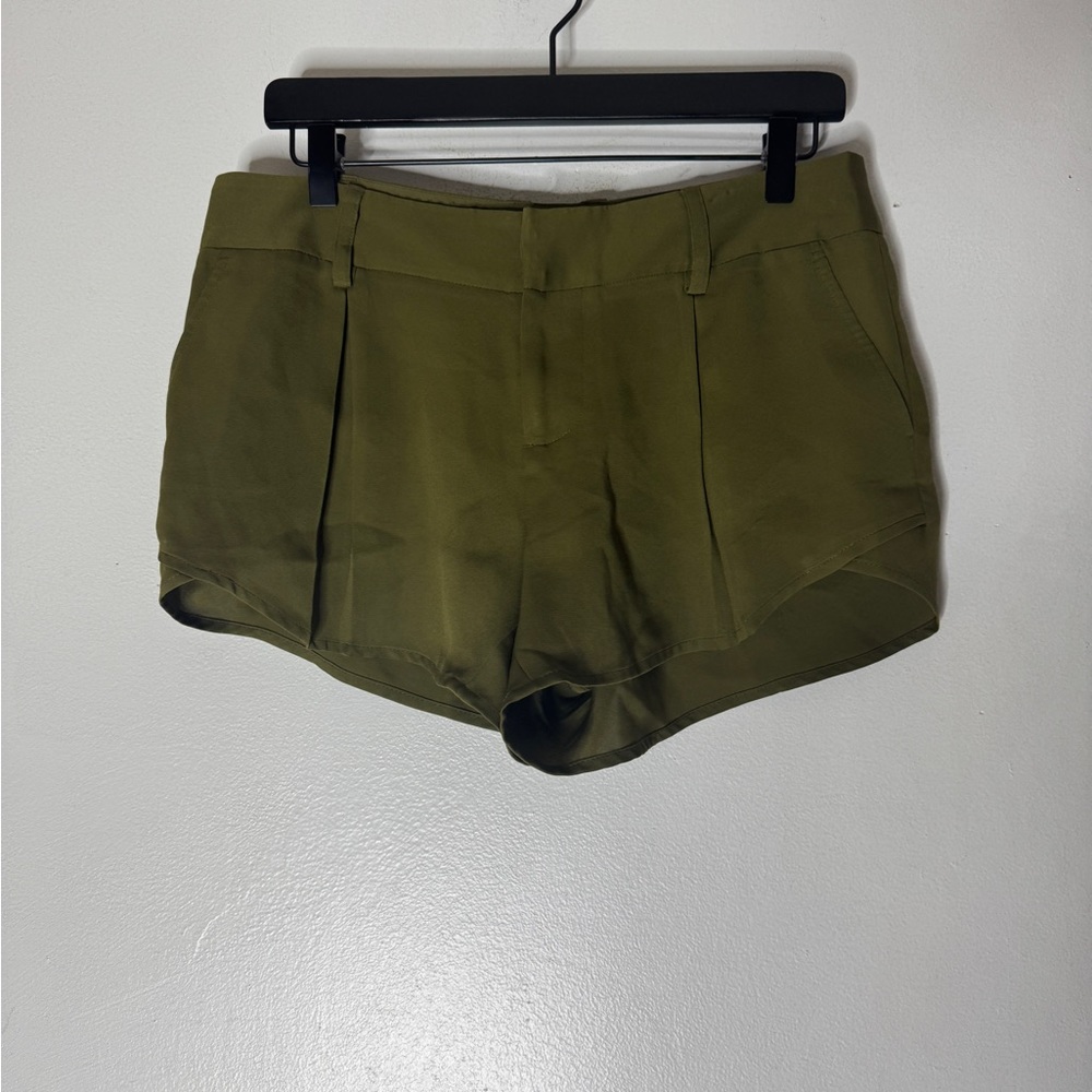 Alice + Olivia‎ 6 Green Satin Shorts